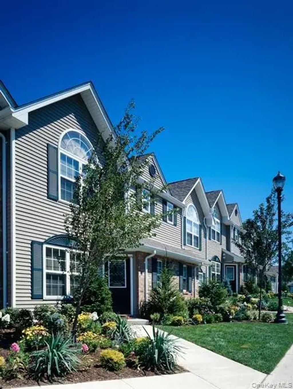 148 Overlook Drive # 148, Farmingville