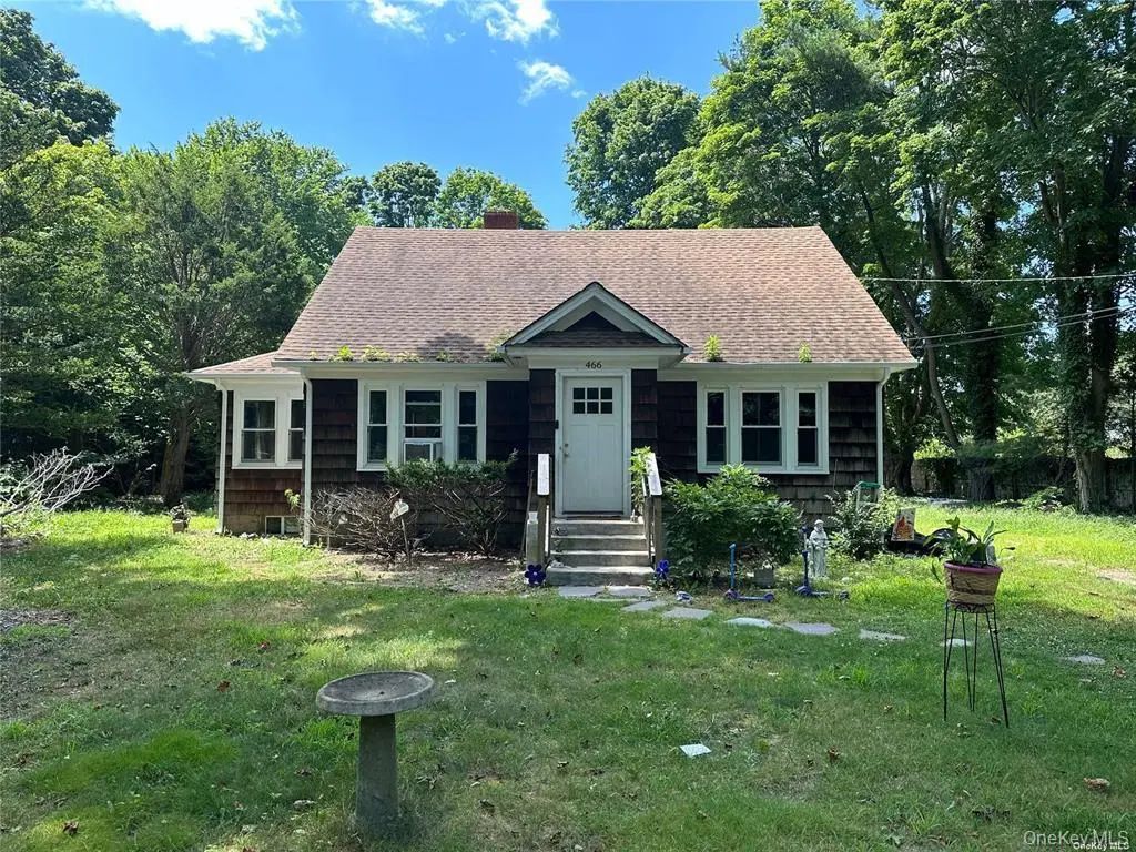 466 Munsell Road, East Patchogue