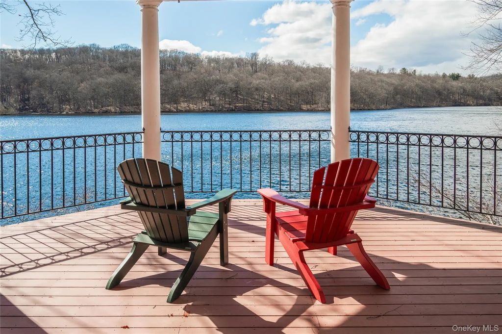 4 Springhouse Road, Sloatsburg