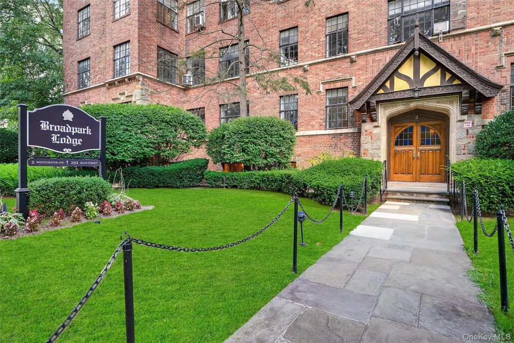2 Westchester Avenue # 3q, White Plains