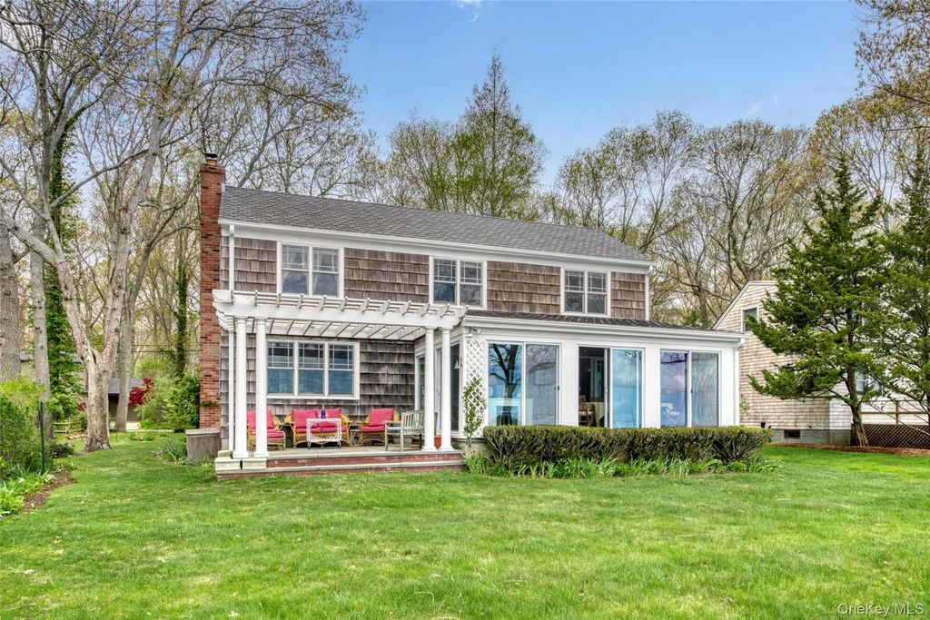 580 South Lane, East Marion