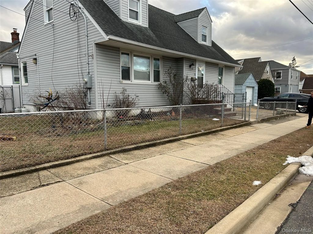42 Princeton Street, Valley Stream