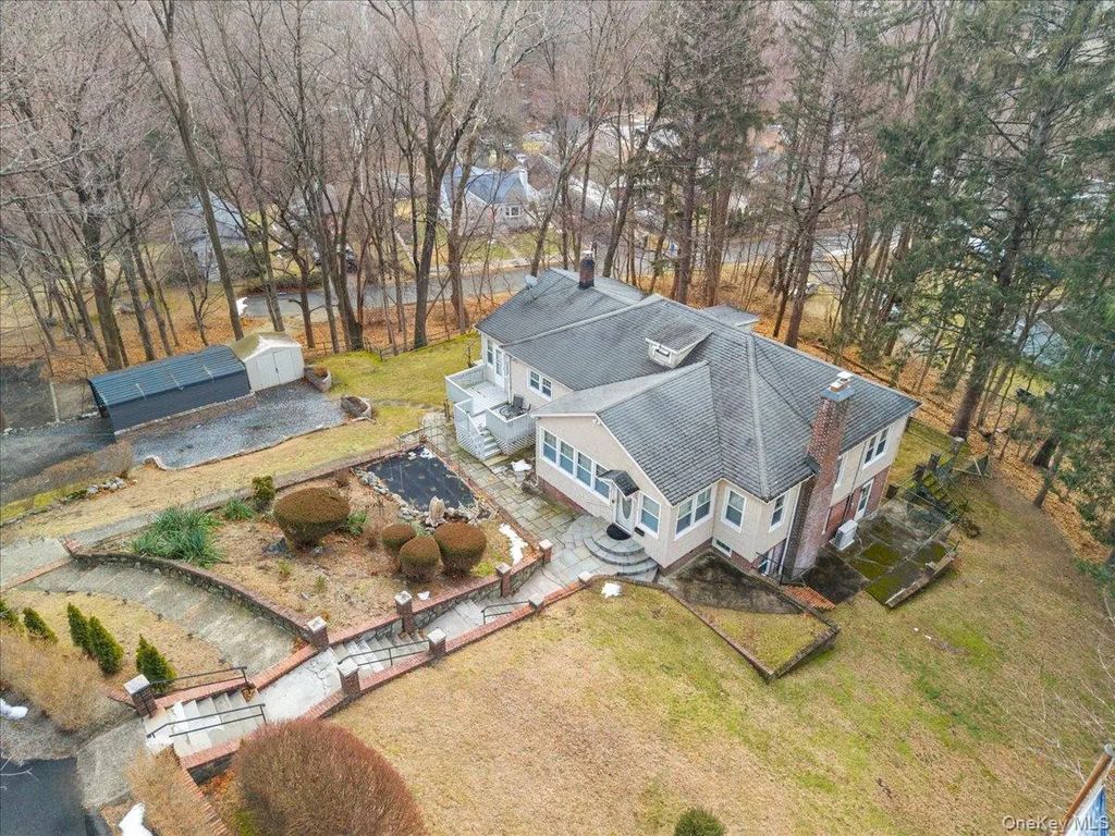 9 Crescent Hill Drive, Cortlandt Manor