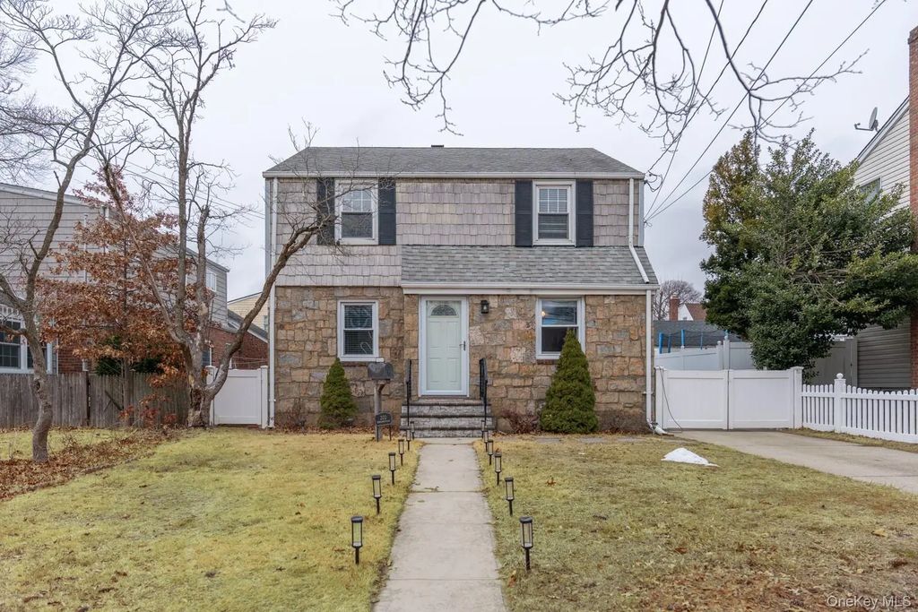 202 Emerson Place, Valley Stream