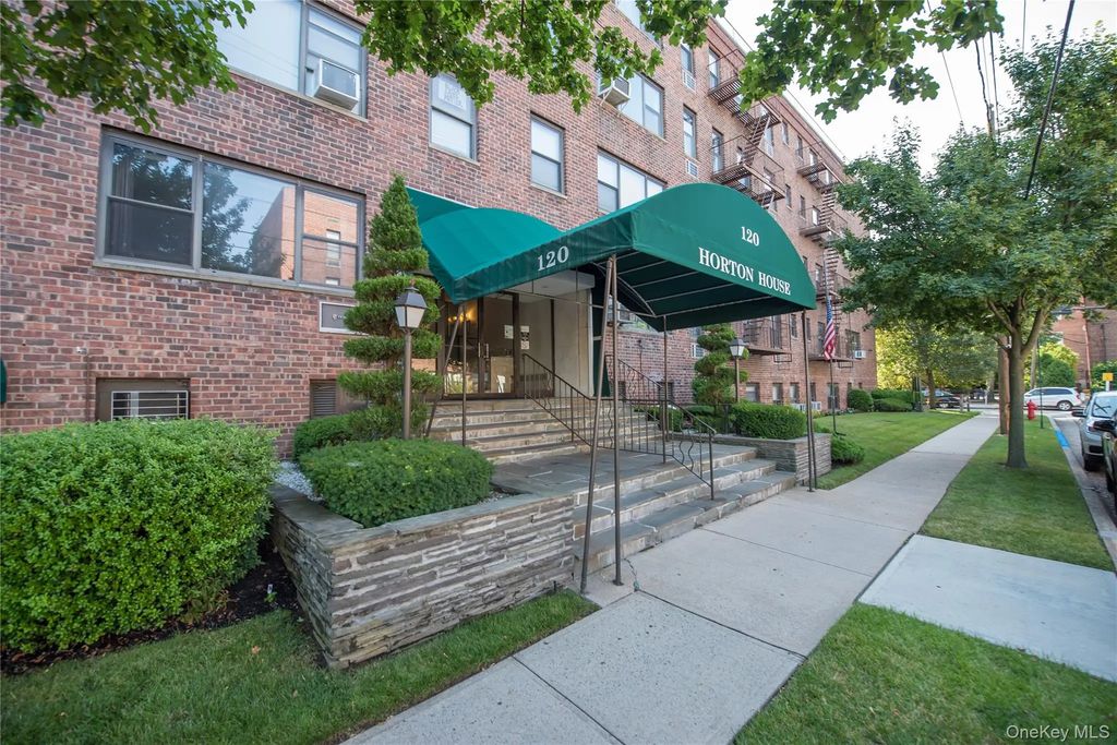 120 Horton Highway A1, Mineola