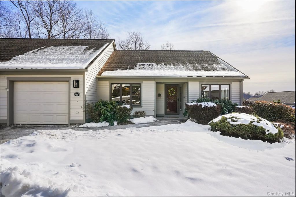 656 Heritage Hills Drive # C, Somers