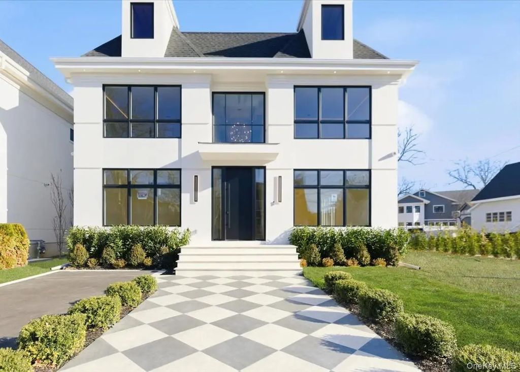 132 Park Street, Woodmere