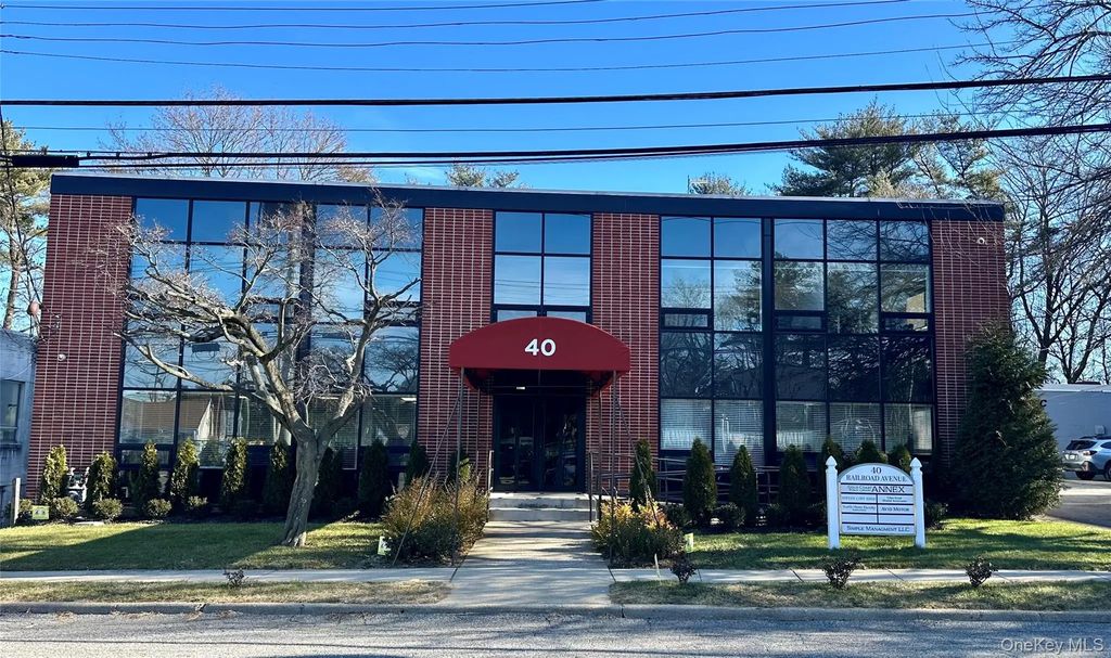 40 Railroad Avenue # 103, Glen Head