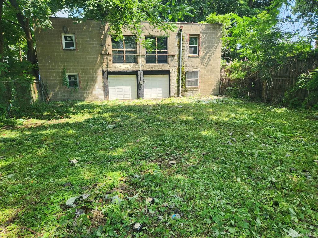 18 Hasbrouck Street, Newburgh