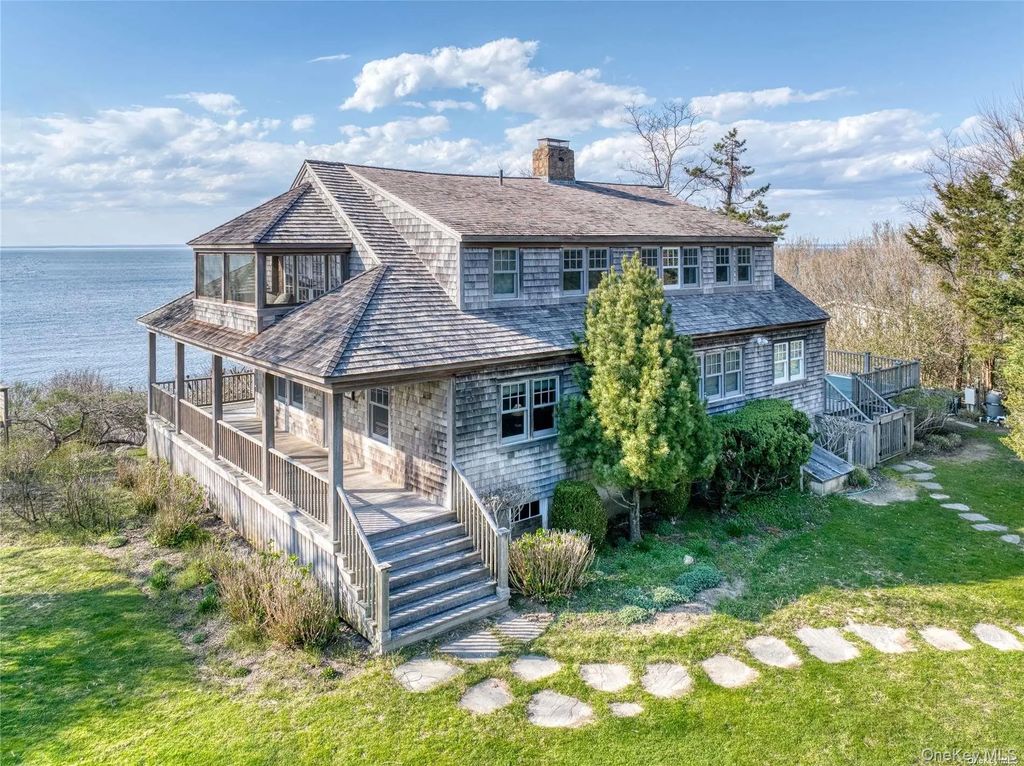 2100 Youngs Road, Orient