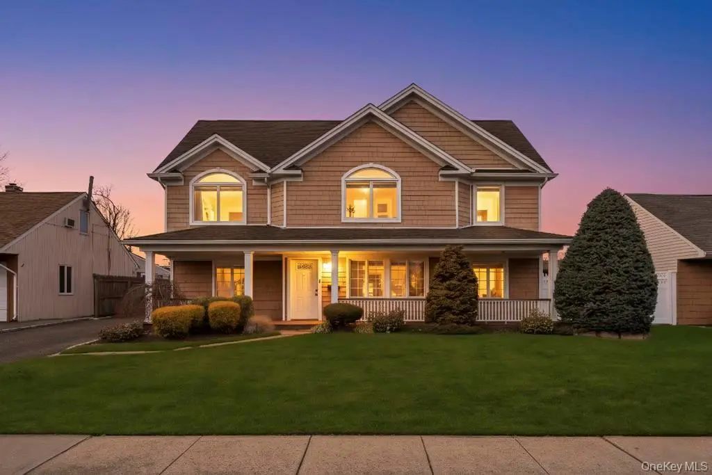 3597 Martha Boulevard, Bethpage