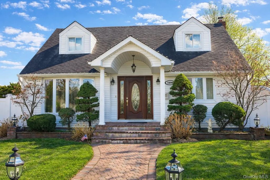 1696 Francis Drive, East Meadow