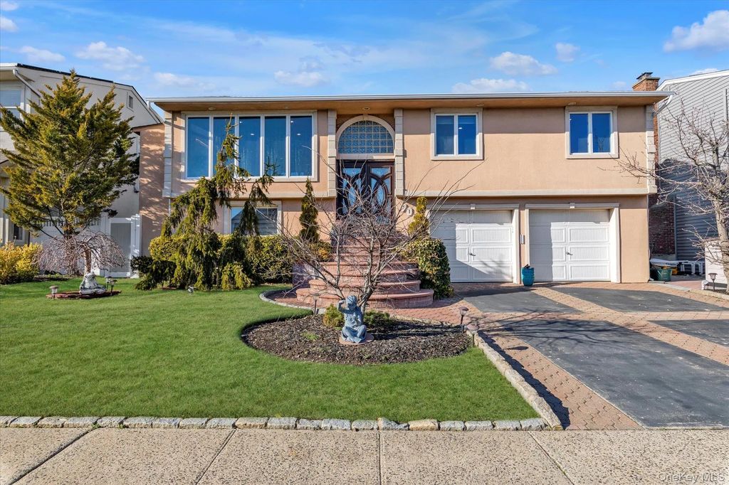 909 Gerry Avenue, Lido Beach