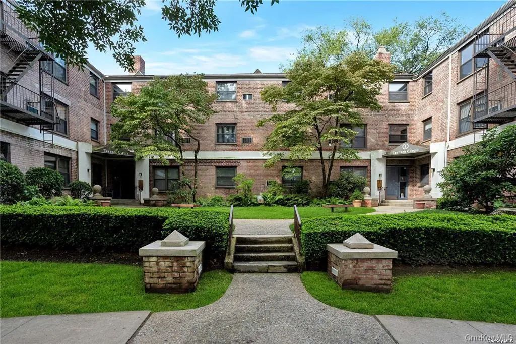 1 Terrace Circle # 3h, Great Neck