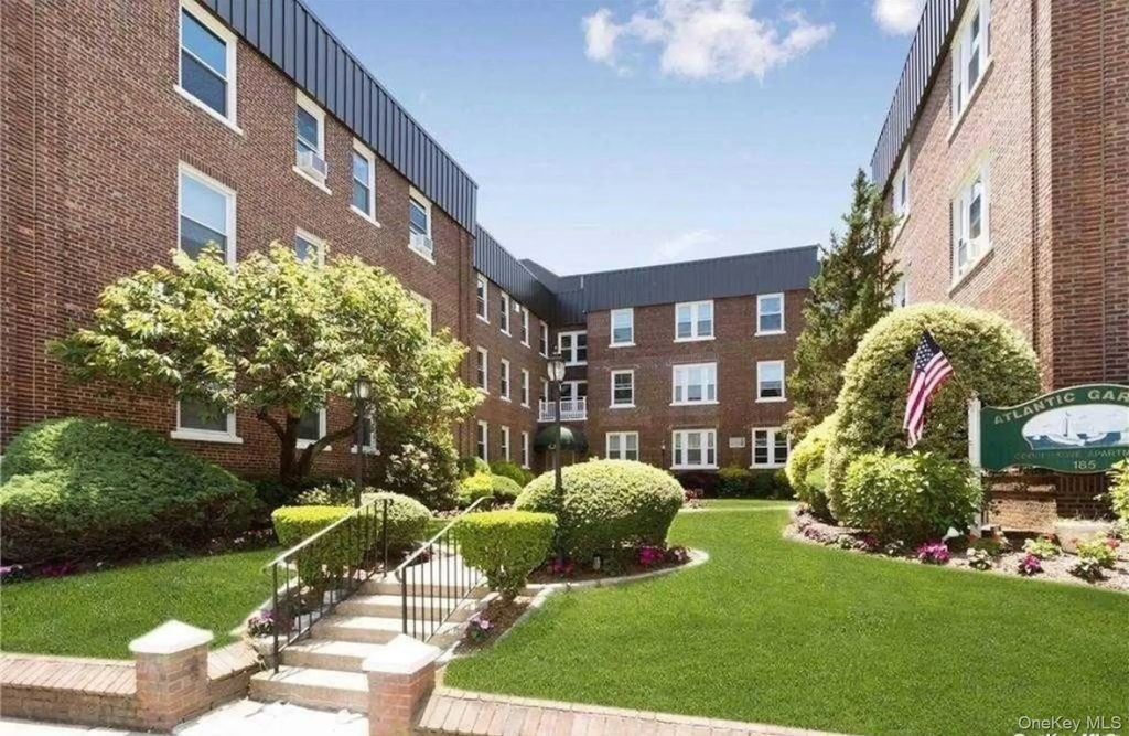 185 Atlantic Avenue B8, Lynbrook