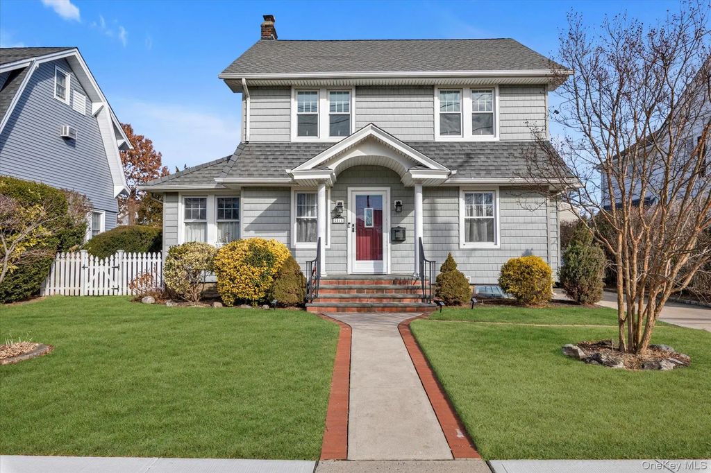 51 Huntington Avenue, Lynbrook