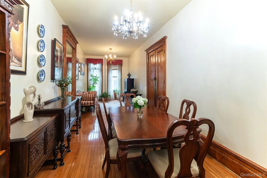 361 W 120th Street, New York (Manhattan)