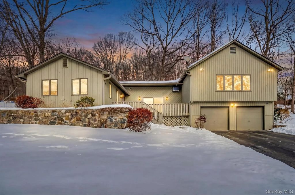 8 Peach Road, Mahopac