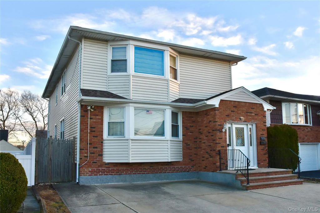 242 Munro Boulevard, Valley Stream