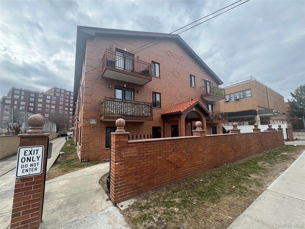 7548 Parsons Boulevard # 2a, Fresh Meadows