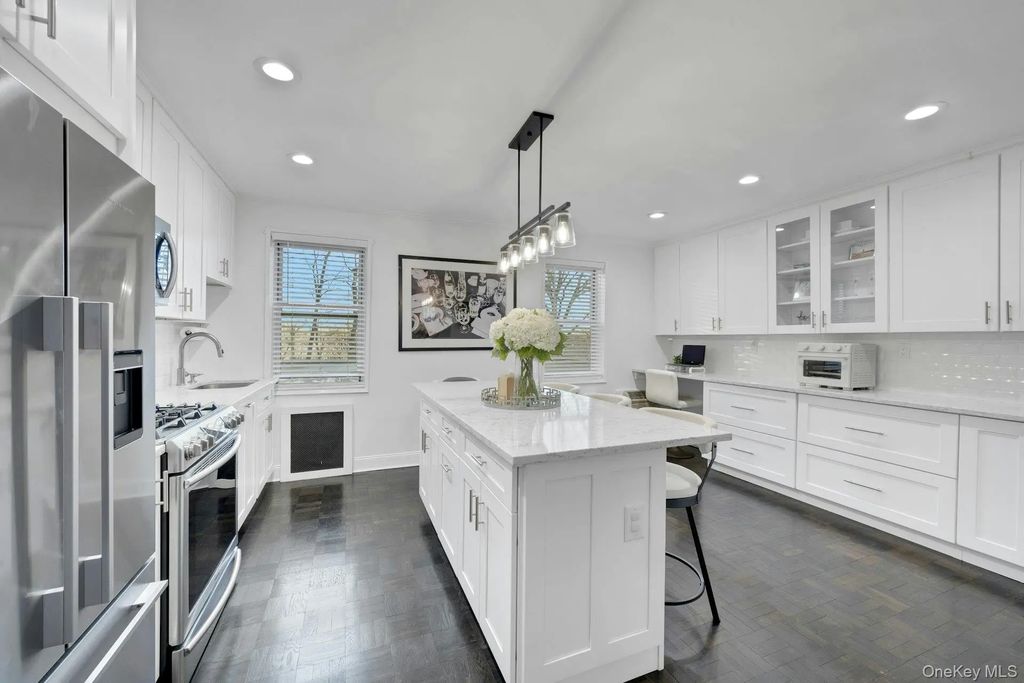 609 Palmer Road # 2j, Yonkers