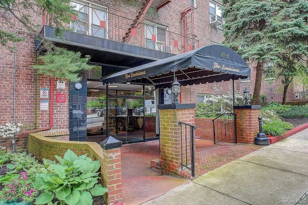 67-30 Clyde Street # 4p, Forest Hills