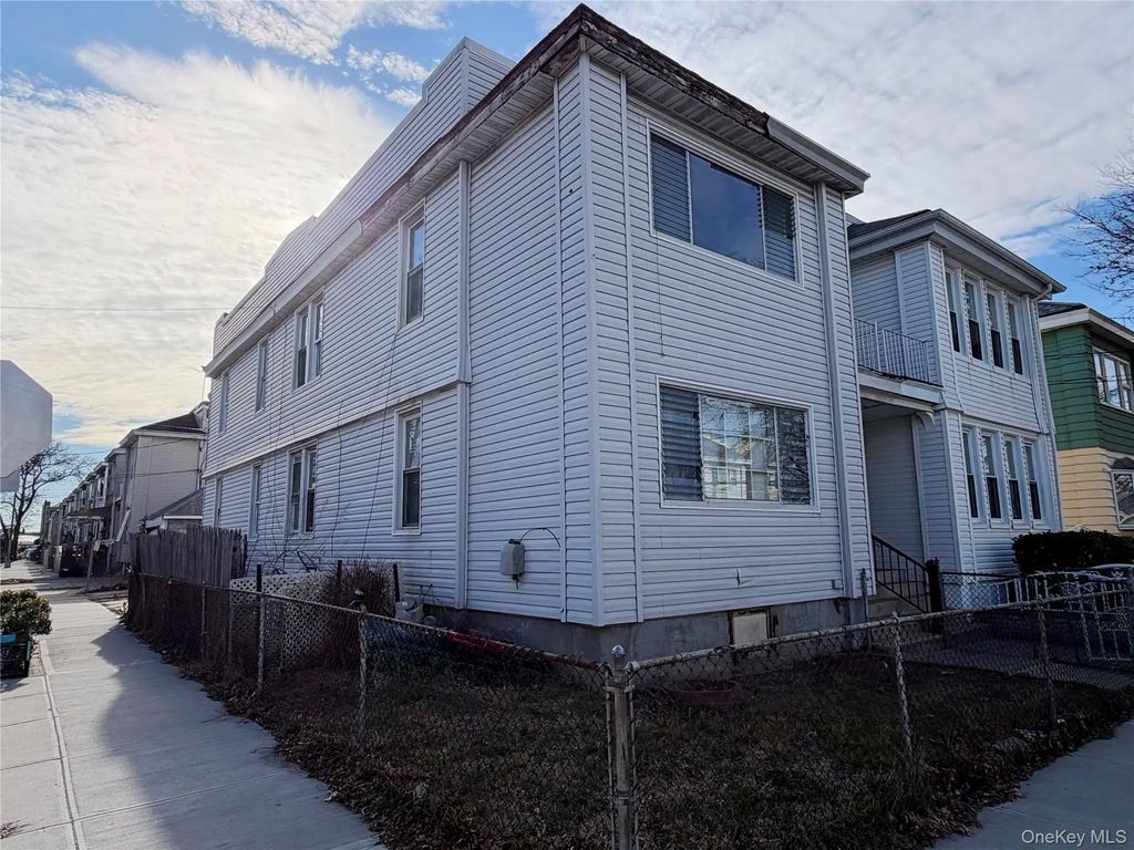11220 111th Avenue, South Ozone Park