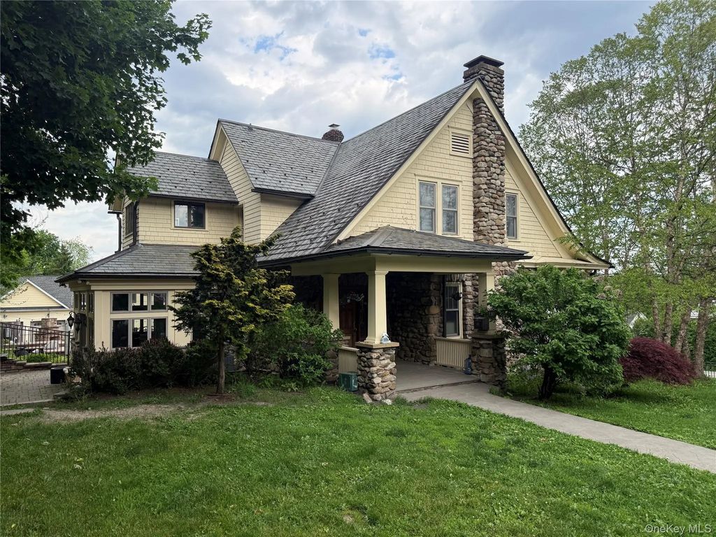 205 High Street, Monroe