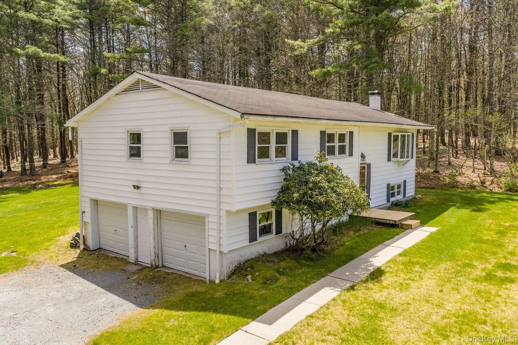 87 Airport Road, Eldred