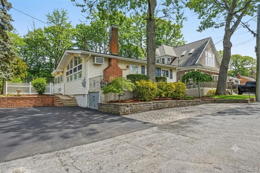 36 Oak Lane, Wading River