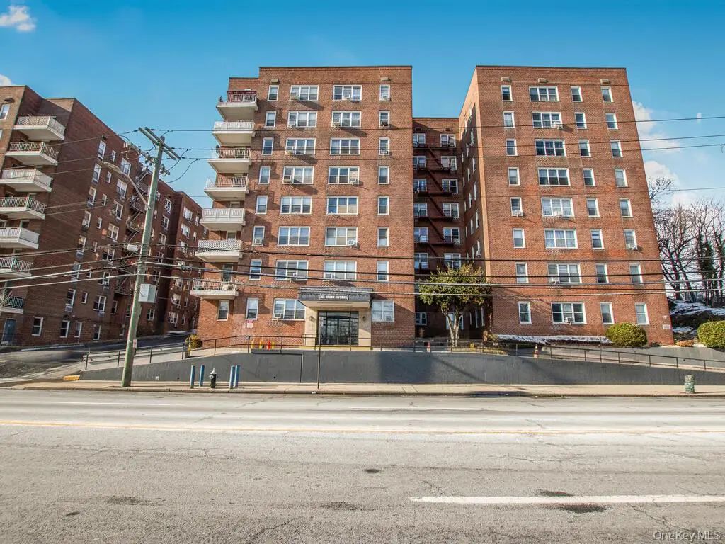 365 Bronx River Road # 2c, Yonkers