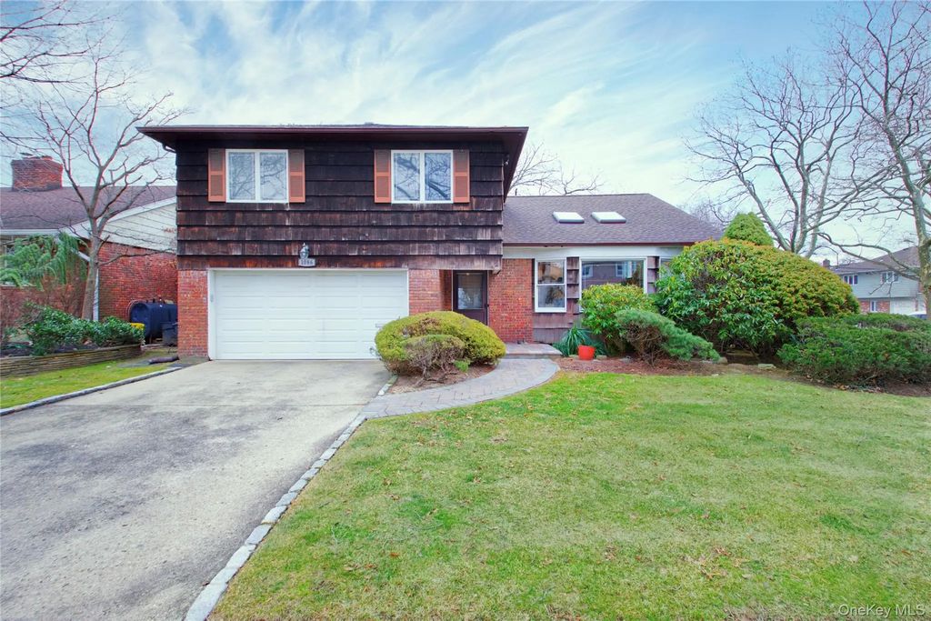 1066 Cedarhurst Street, Valley Stream