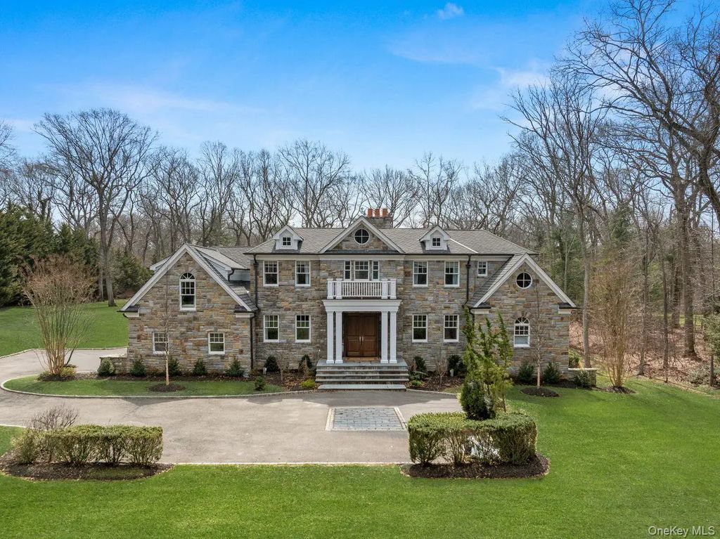 27 Victorian Lane, Brookville