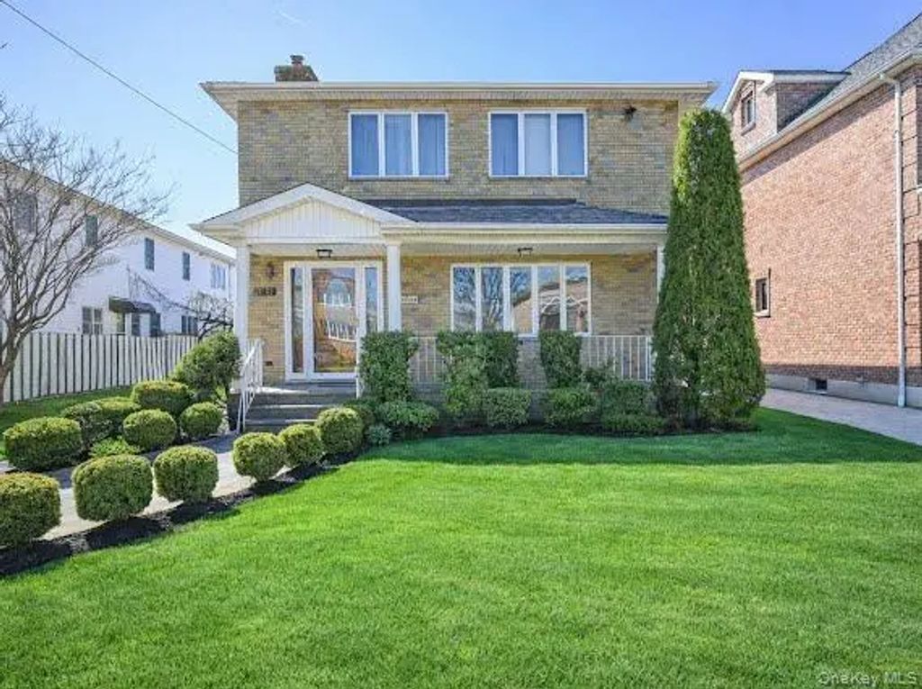 151-52 21st Avenue, Whitestone