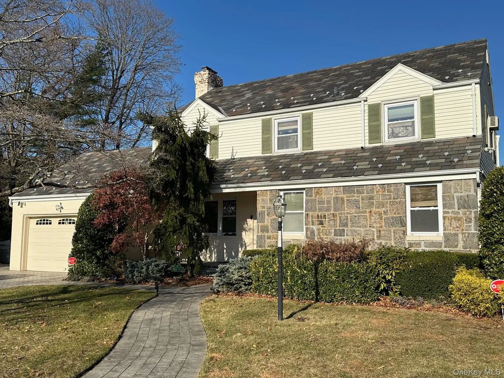 11 Warton Place, Garden City