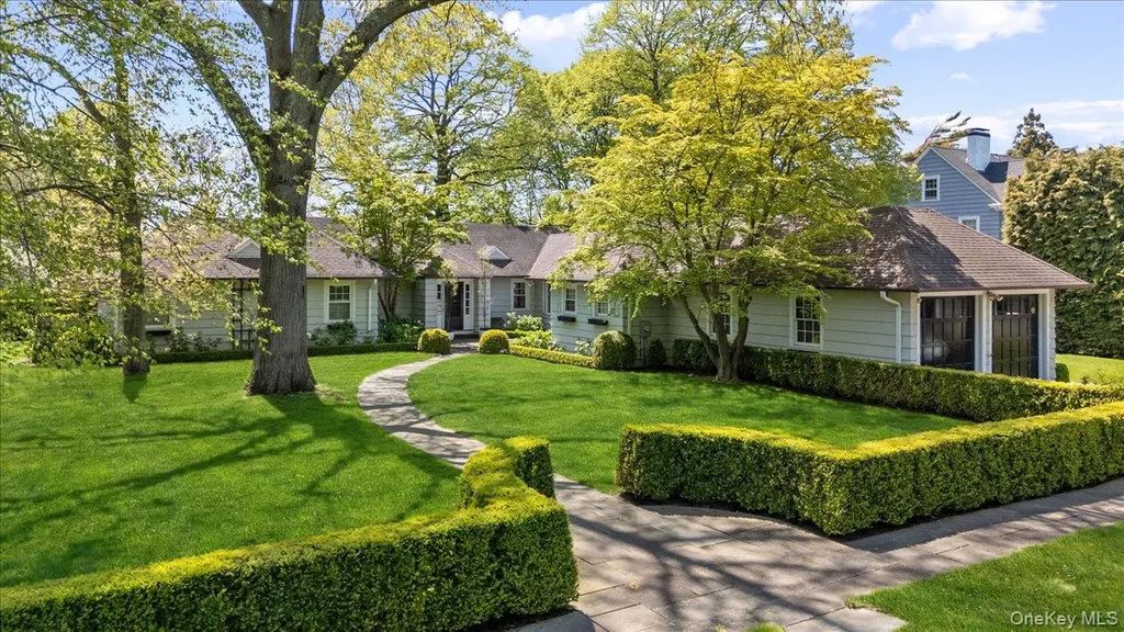 100 Ocean Avenue, Lawrence
