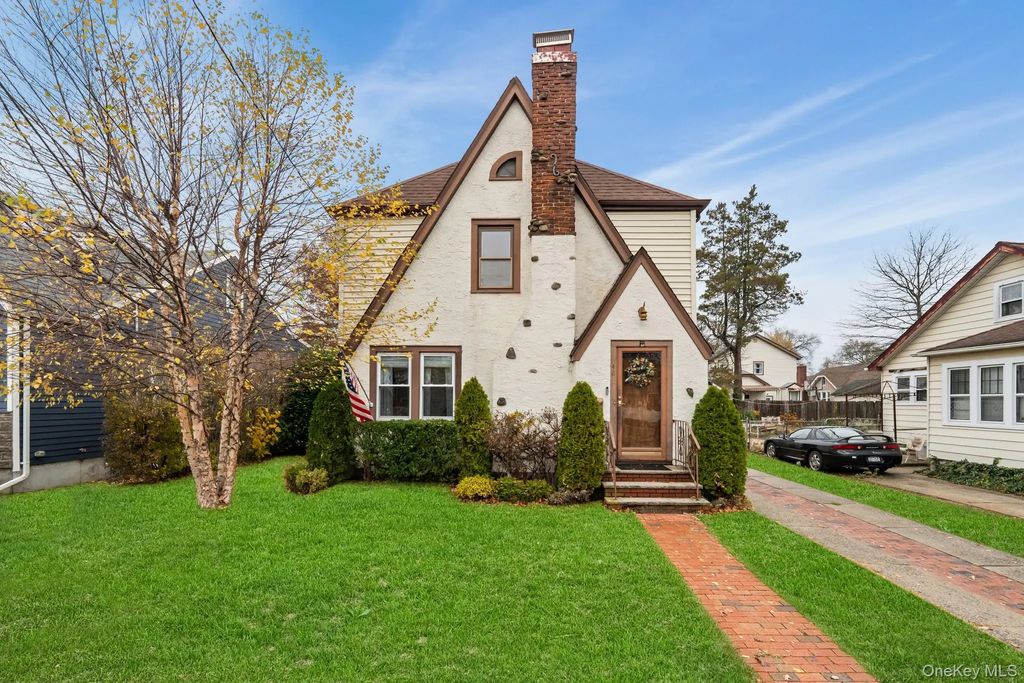 42 Driving Park Avenue, Lynbrook