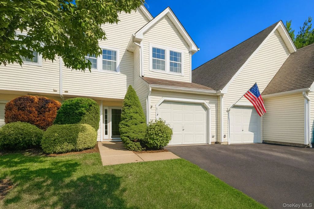139 Erin Lane, East Setauket