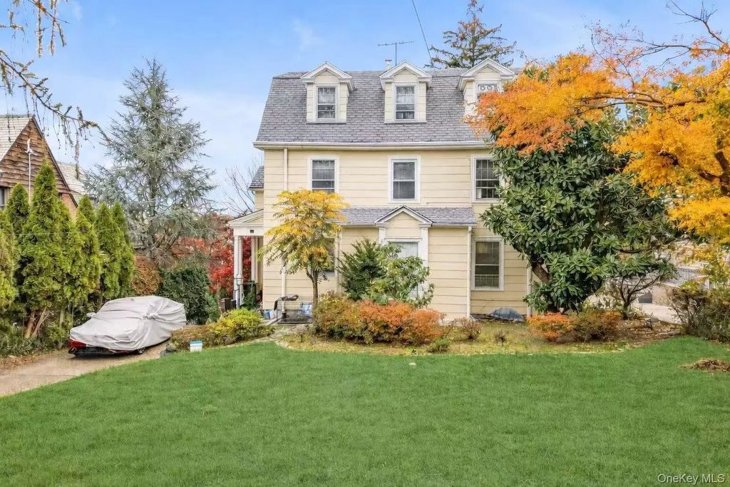 38-19 223rd St, Bayside