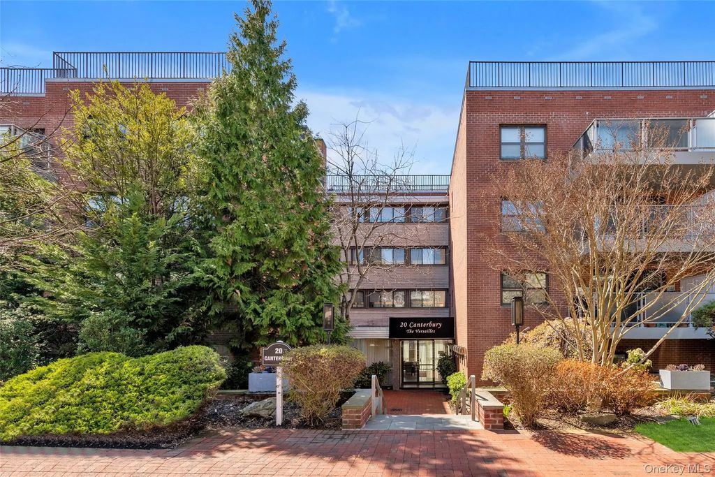 20 Canterbury Road # 2c, Great Neck