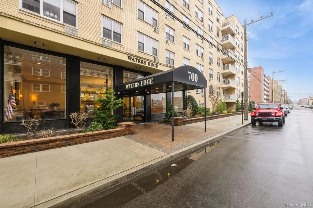 700 Shore Road # 4o, Long Beach