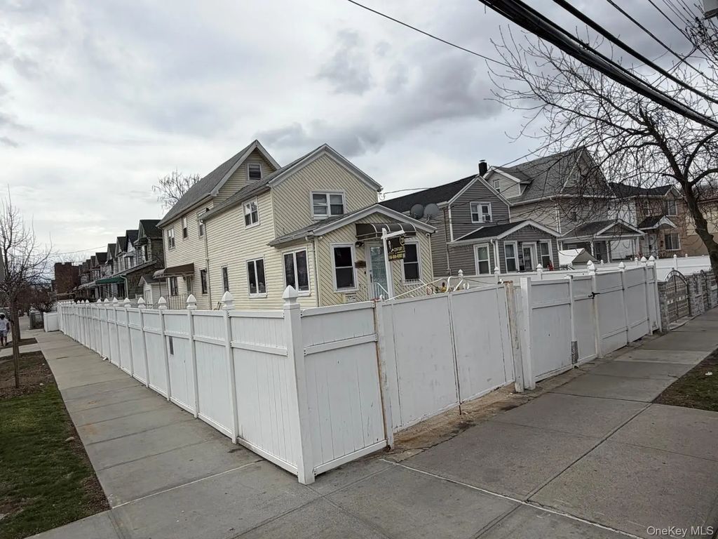 14018 Foch Boulevard, Jamaica