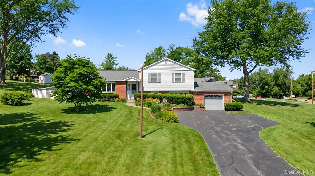 21 Lynwood Road, Cortlandt Manor