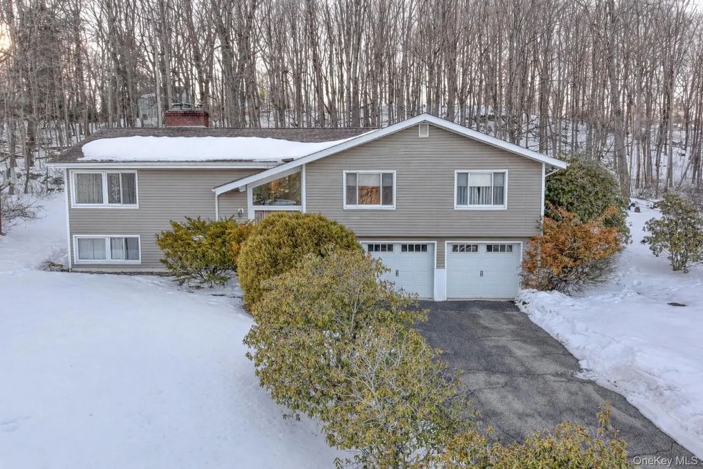 205 Beach Drive, Mahopac