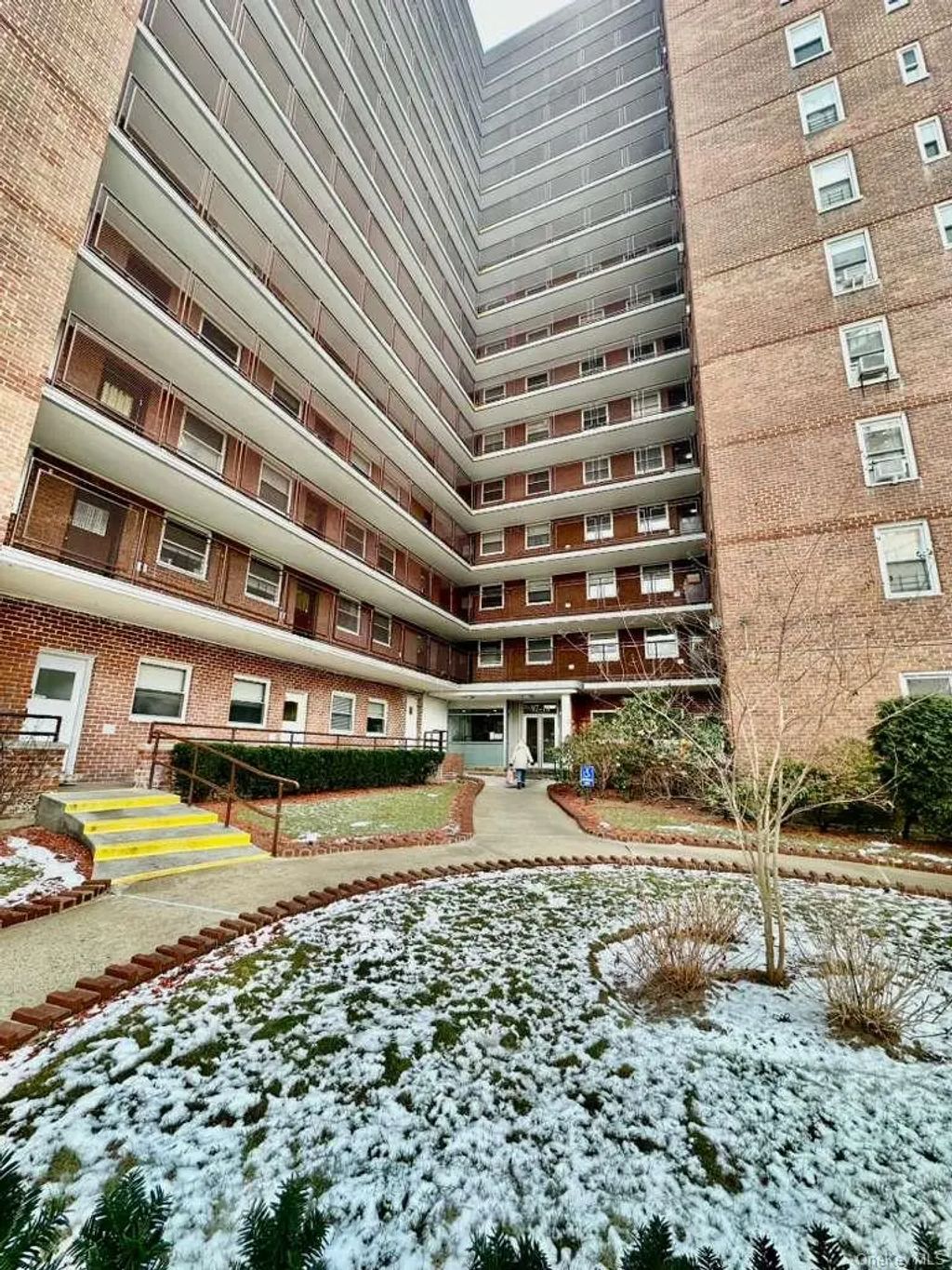 97-10 62 Drive # 4j, Rego Park