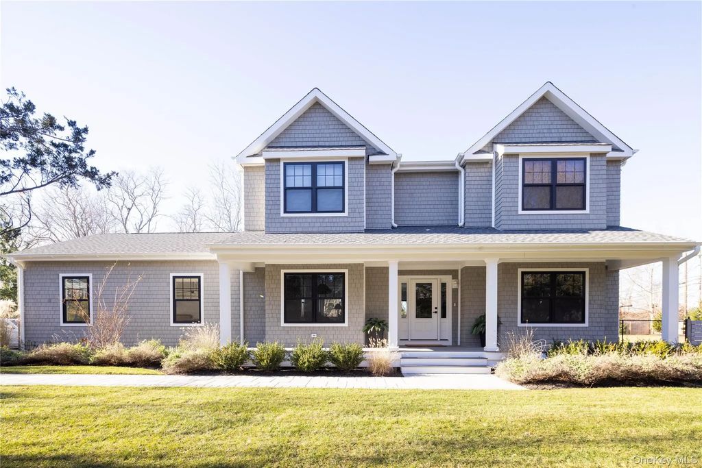 242 Maple Lane, Greenport
