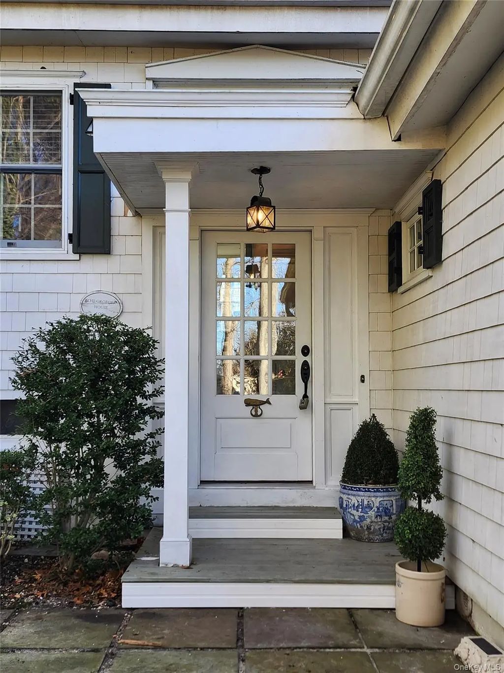 20 Harborview Drive, Northport