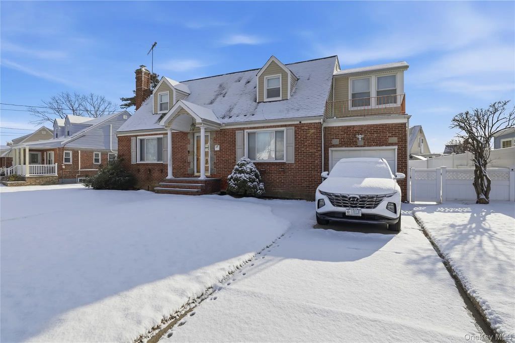 17 Standish Road, Valley Stream