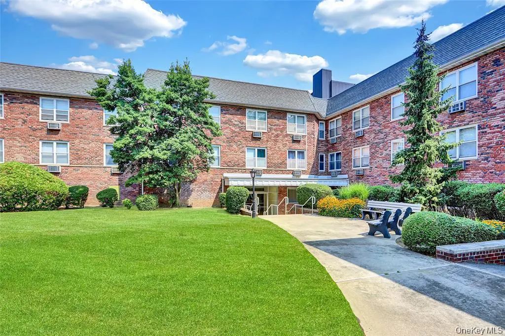 30 Daley Place 247, Lynbrook
