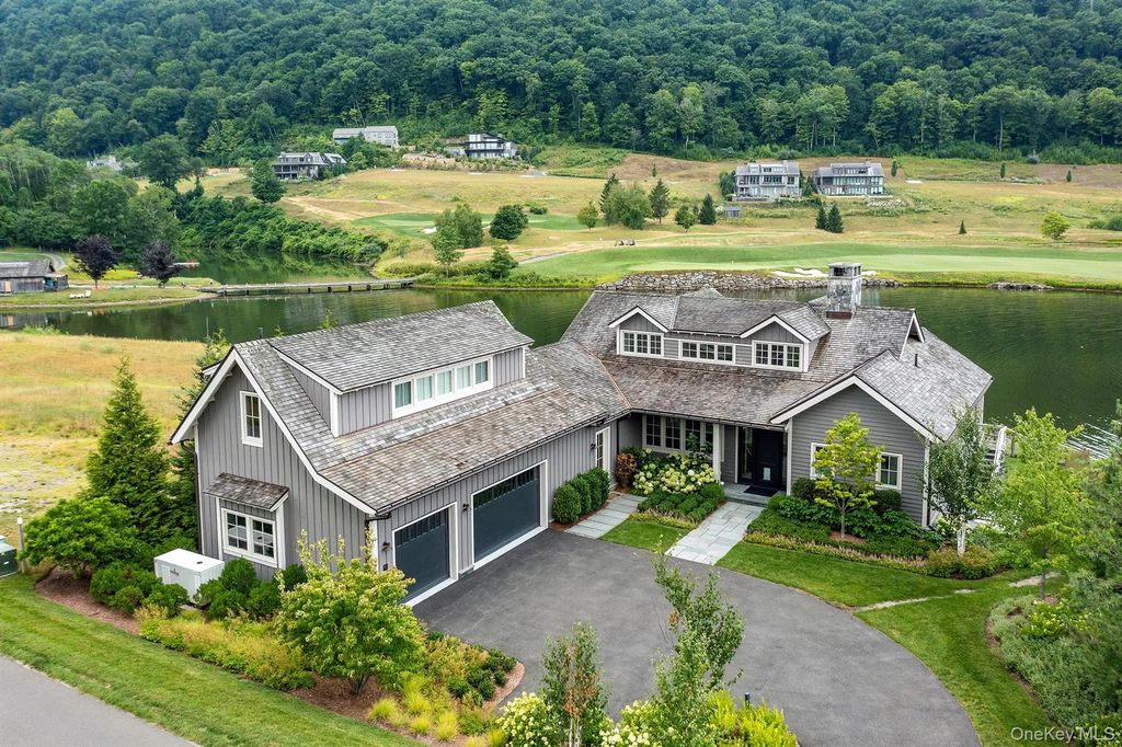 292 Wood Duck Road, Amenia